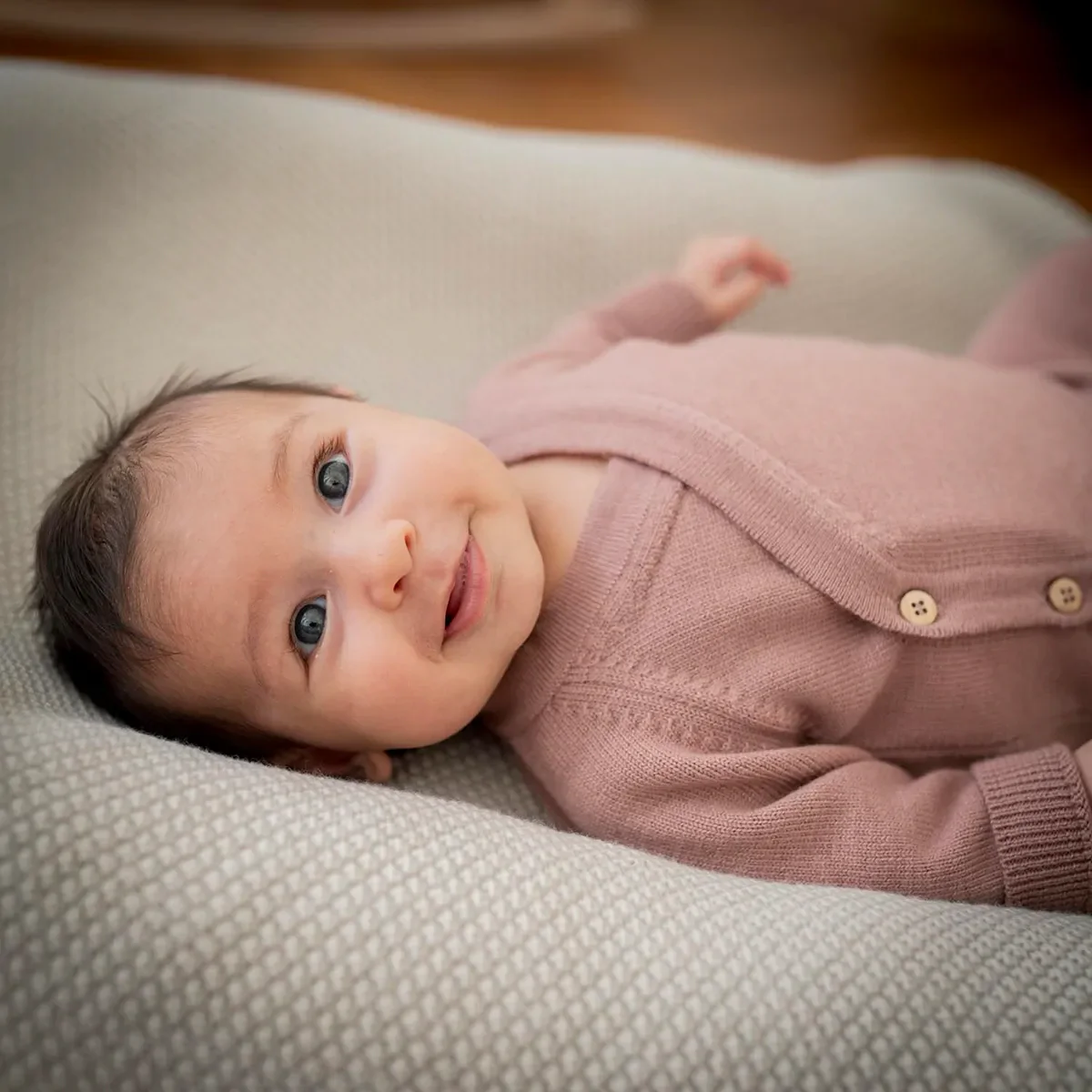 THE WOOLLY BABY JACKET - rose - Image 3