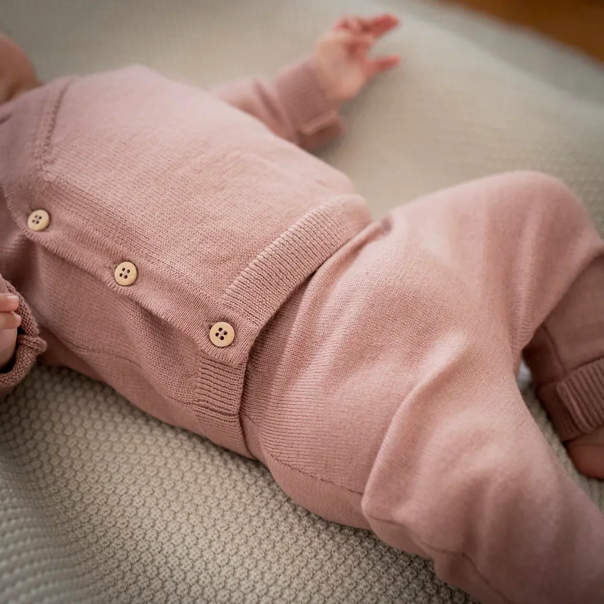 THE WOOLLY BABY JACKET - rose - Image 5
