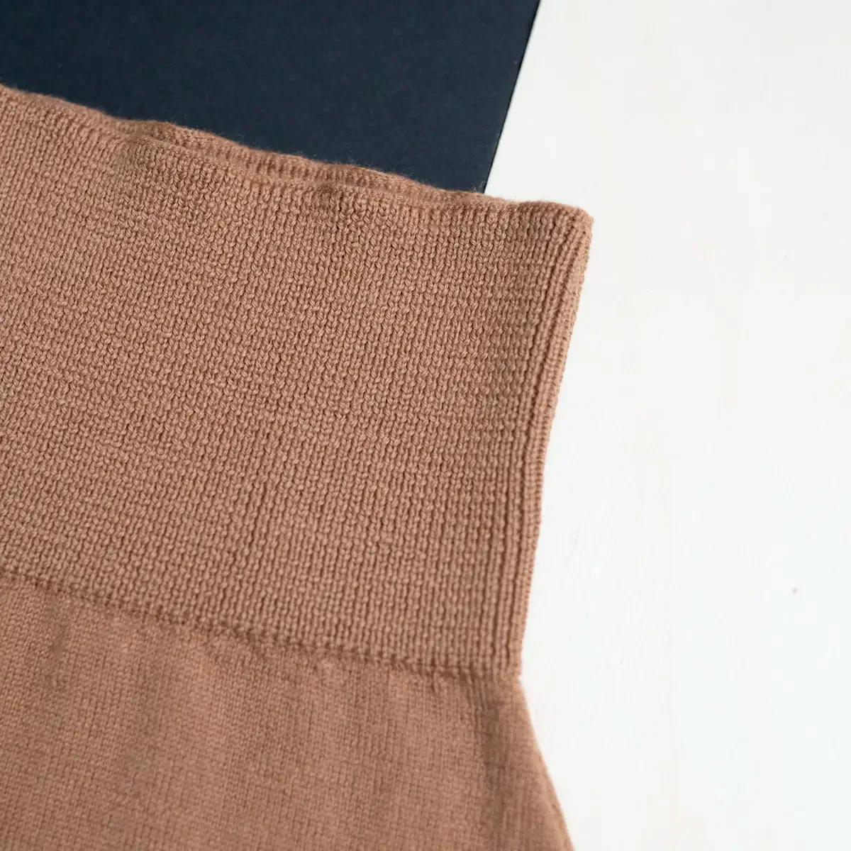 THE WOOLLY BABY PANTS - camel - Image 7
