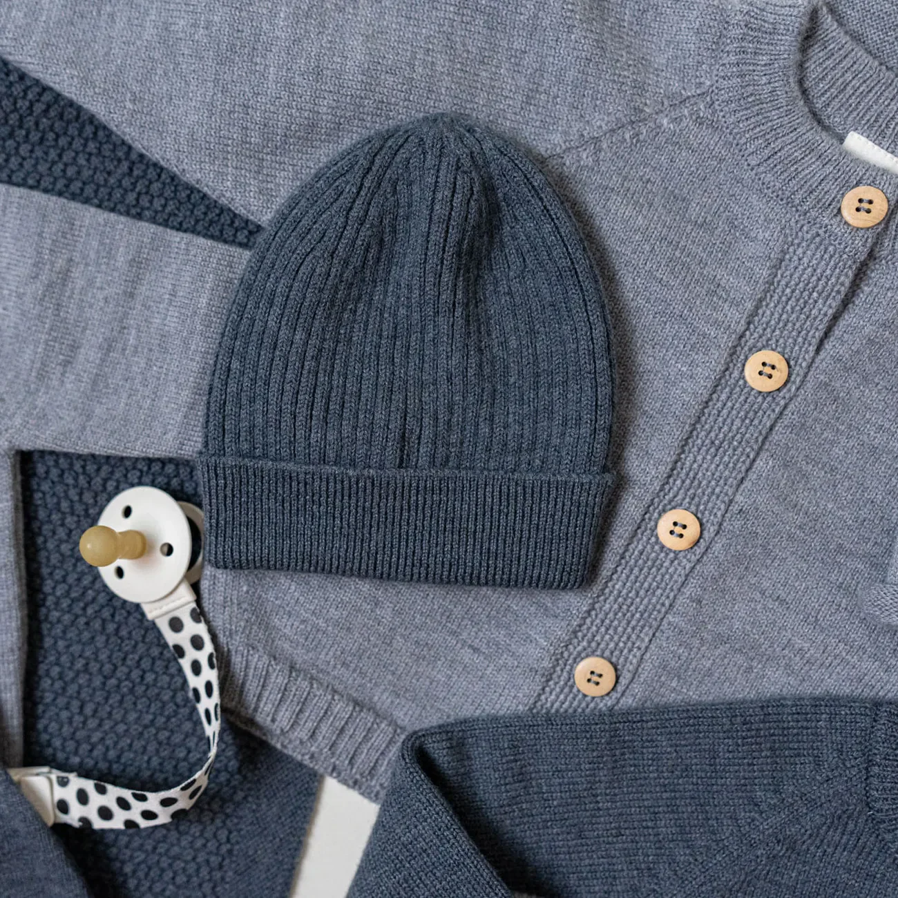 THE WOOLLY BEANIE - graphite grey - Image 7
