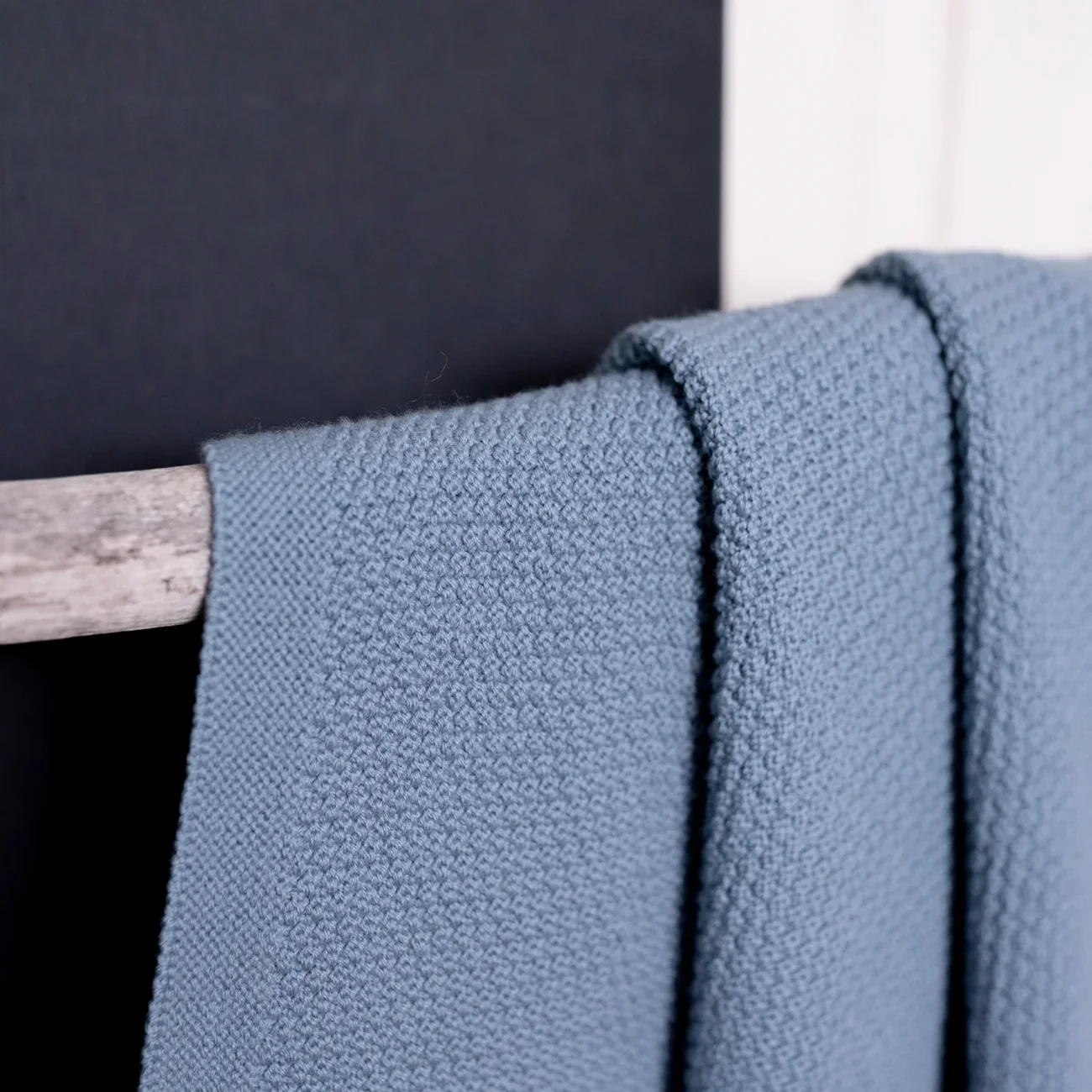THE WOOLLY BLANKET - blue - Image 5