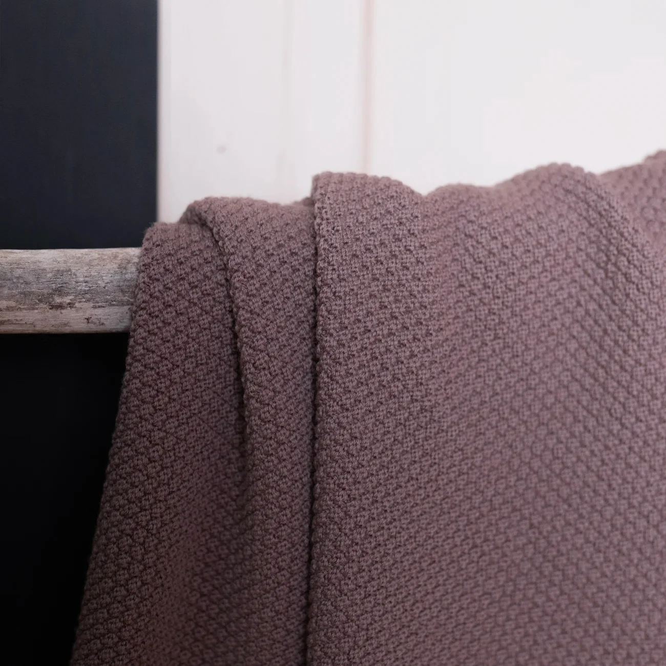 THE WOOLLY BLANKET - mauve - Image 4