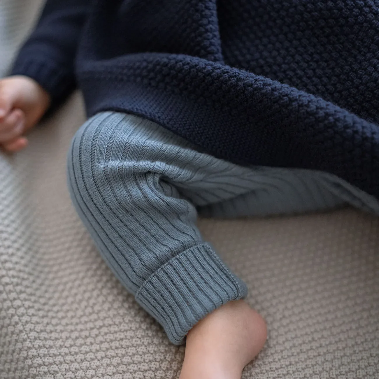 THE WOOLLY BLANKET - midnight blue - Image 7