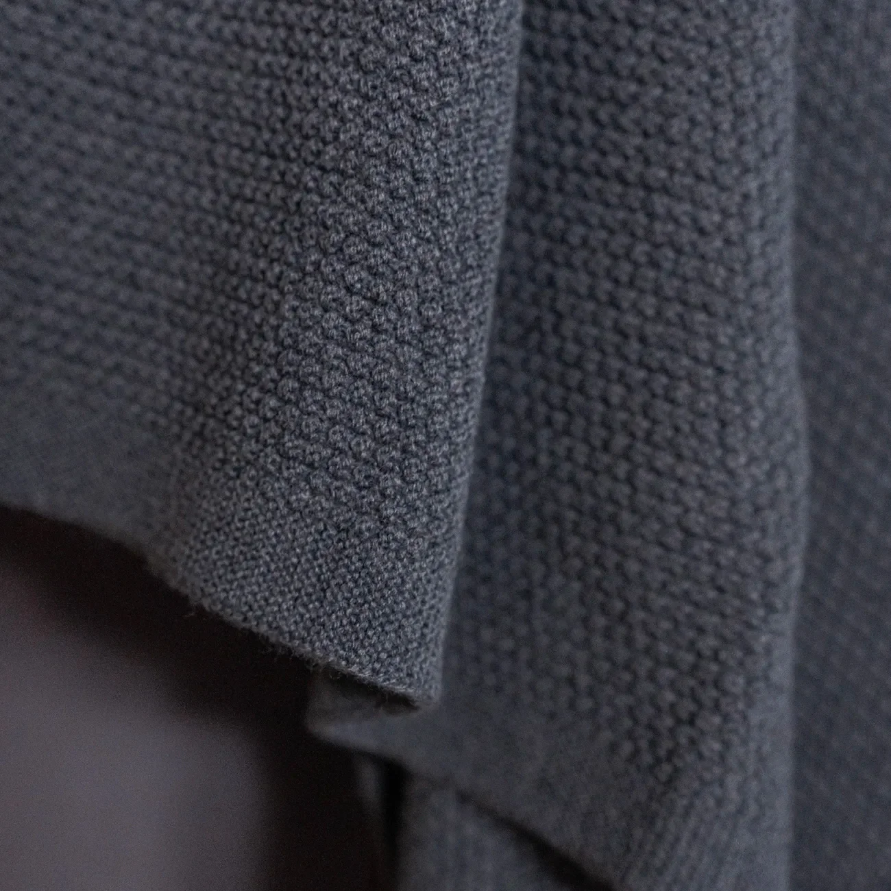 THE WOOLLY BLANKET - graphite grey - Image 8