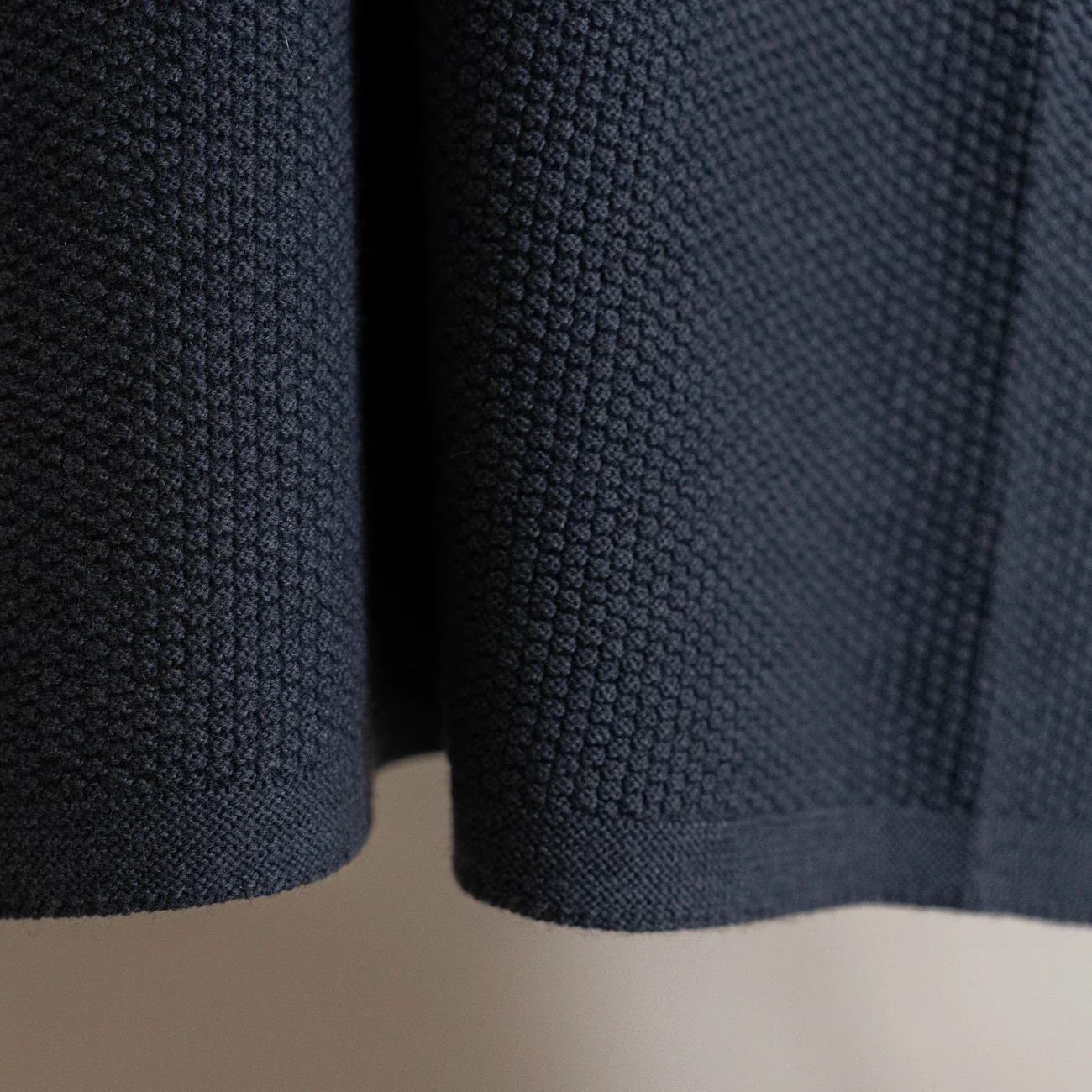THE WOOLLY FAMILY BLANKET - graphite grey - Image 9