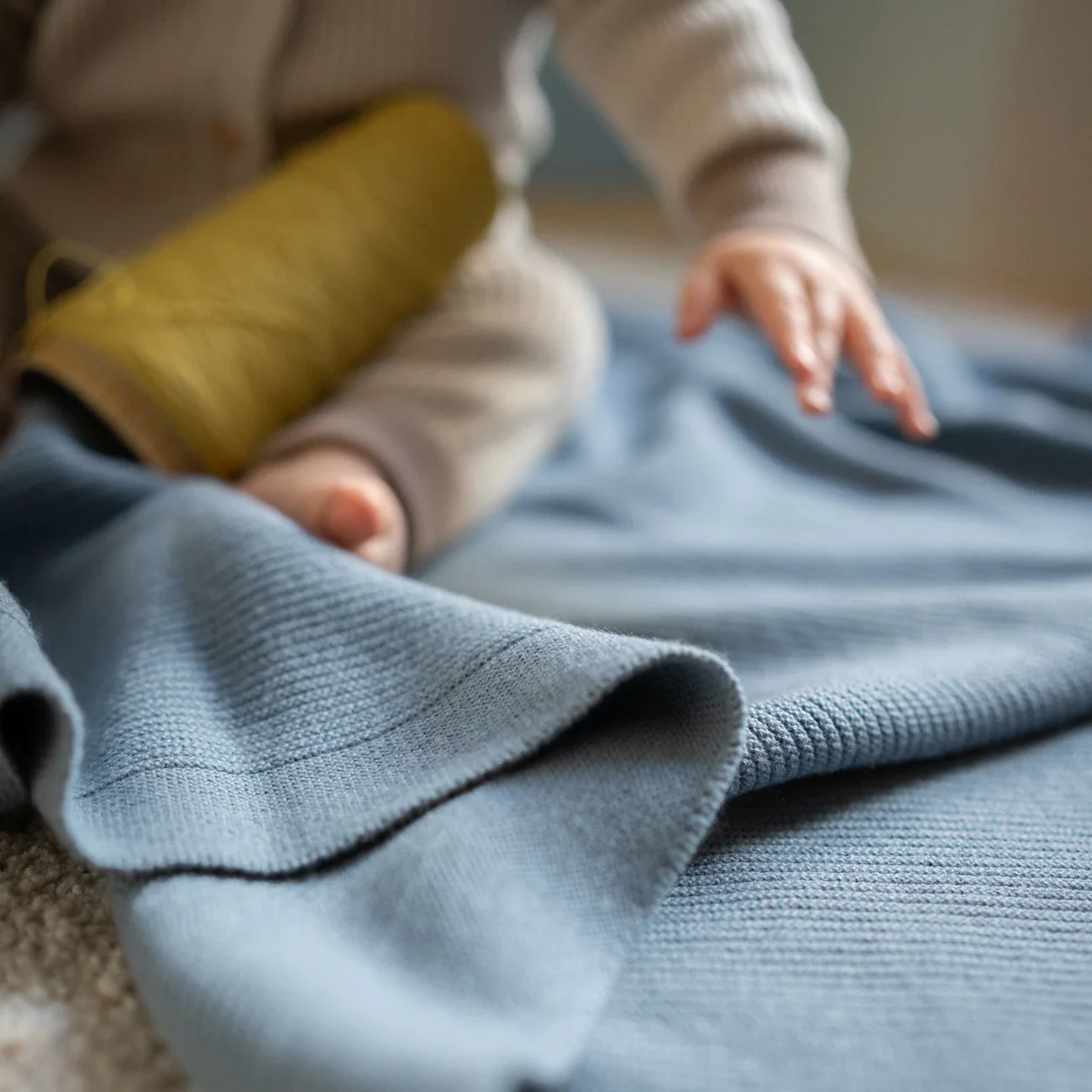 THE WOOLLY RIB BLANKET - blue - Image 6