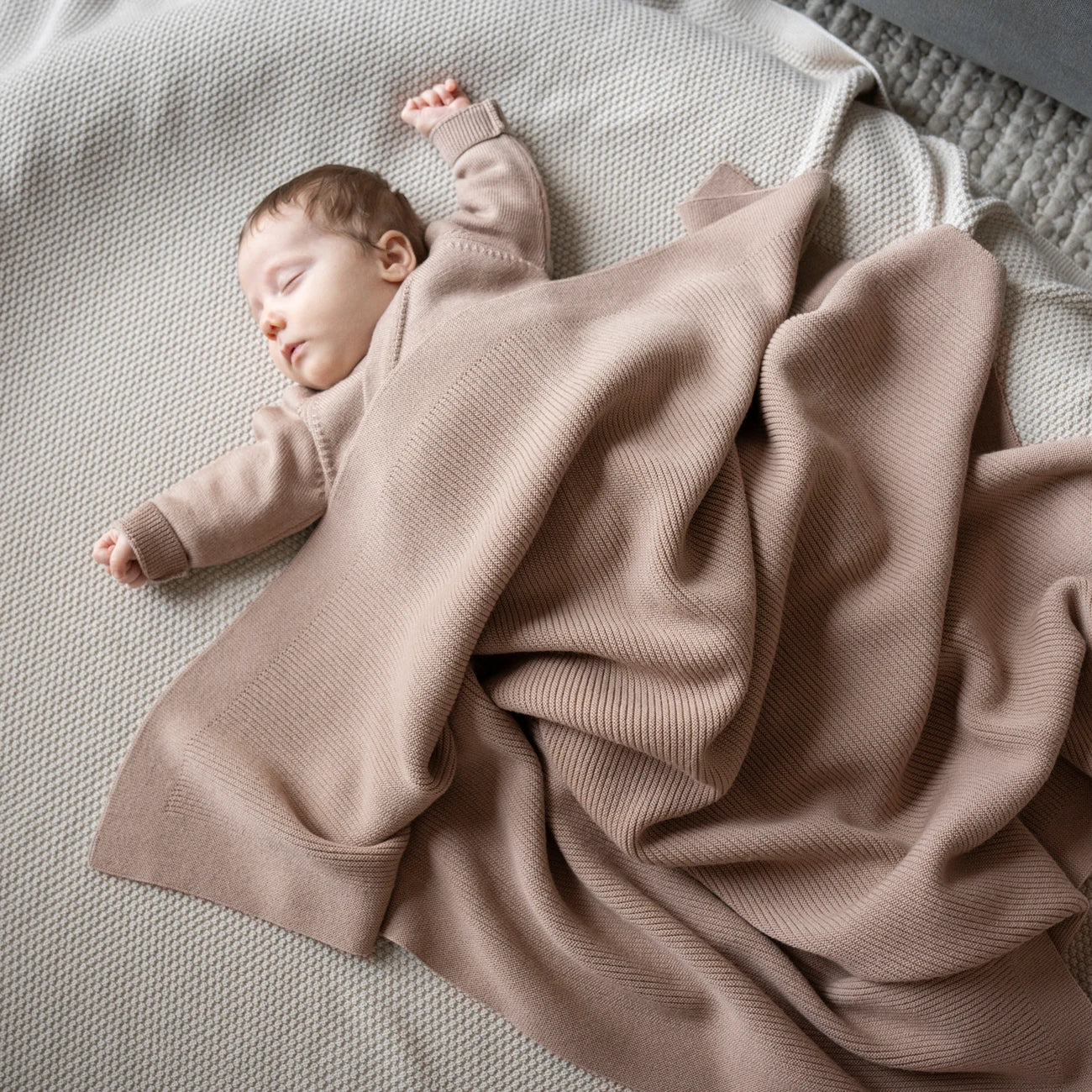 THE WOOLLY RIB BLANKET - cloud grey - Image 6