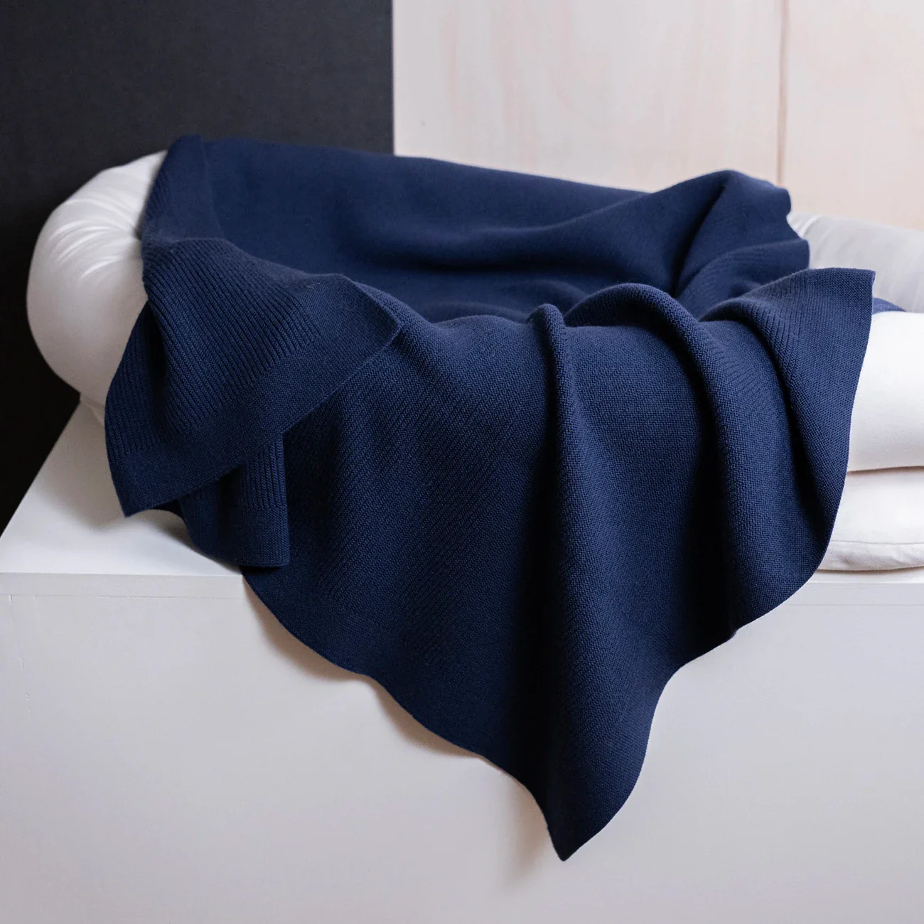 THE WOOLLY RIB BLANKET - midnight blue - Image 7