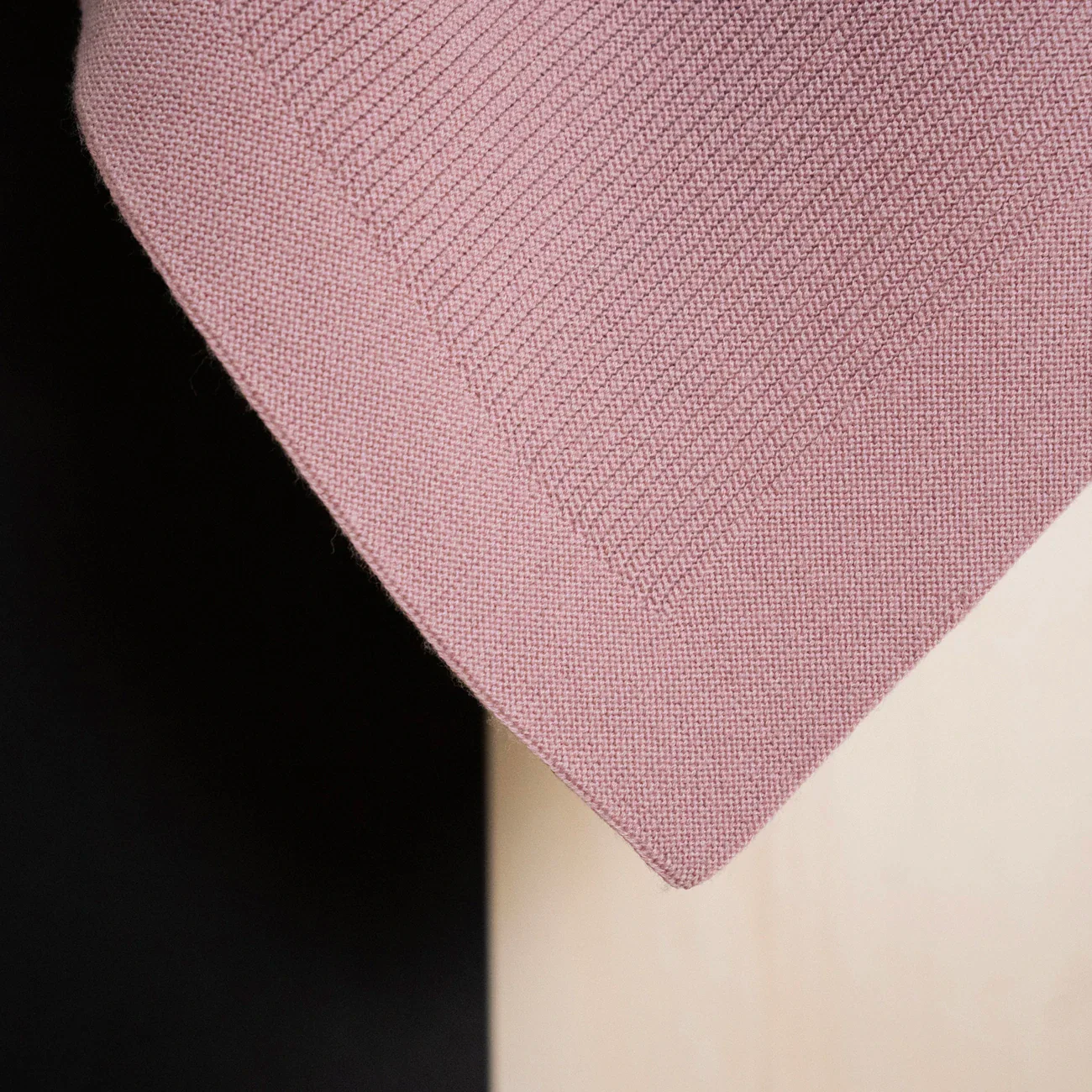 THE WOOLLY RIB BLANKET - rose - Image 4